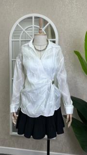 toka detaylı kruvaze gömlek beyaz