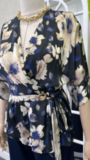 saten flora desenli kruvaze yakalı bluz lacivert 3