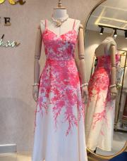 pembe baskılı askılı elbise beyaz 3