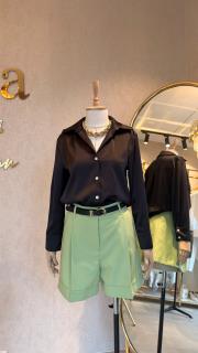 kemerli pileli şort yeşil